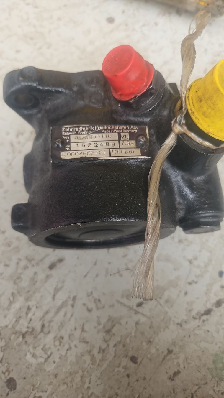 Bührer Traktoren: Bührer MB-Trac Servopumpe + Adapter Luftkompressor OM366 352 – Gebraucht aus Bauma von Maese1980 2