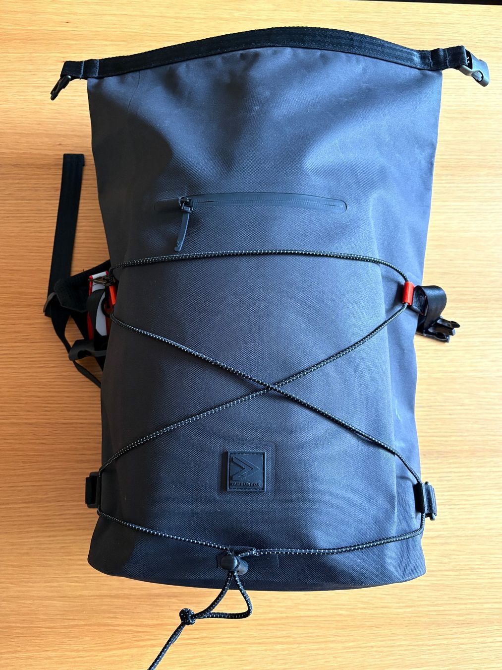 Zaini: IAMRUNBOX 18L, Roll-top Rucksack, wasserdicht, schwarz – Nuovo (secondo la descrizione) da Adligenswil venduto da Johnsepia 4