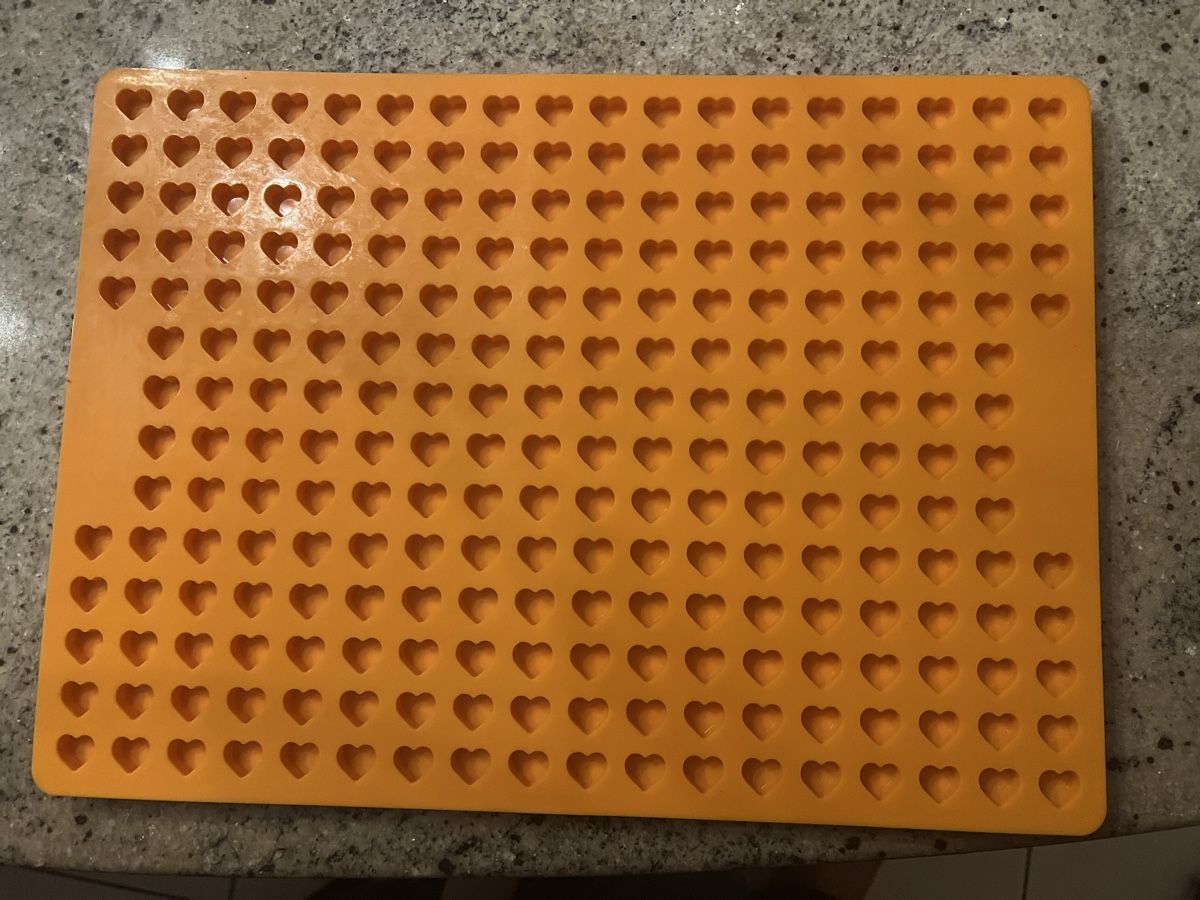Backformen: Collory Silikon Backmatte  Herzli – Gebraucht aus Unterlunkhofen von Hundeknochen