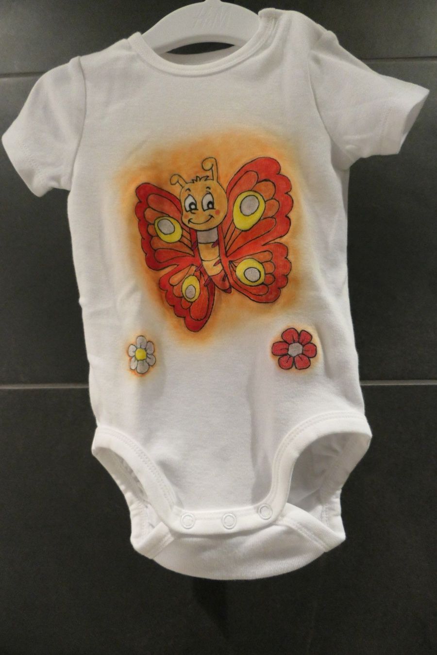 Biancheria intima: Airbrush  Kinderbody Gr. 4-6 Monate – Nuovo (secondo la descrizione) da Kriens venduto da rabe010