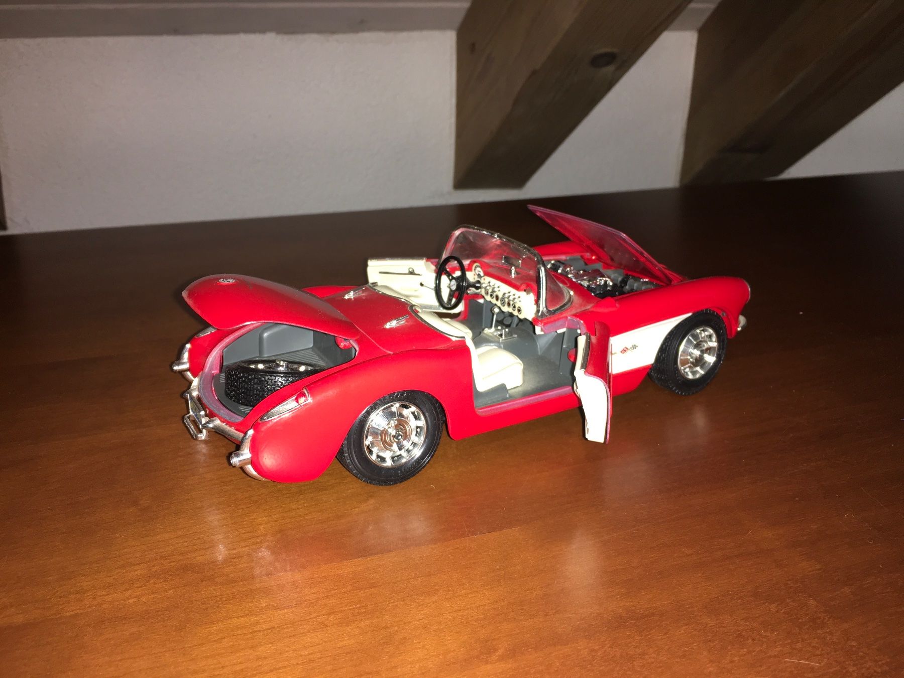 Chevrolet Modellini d'auto: 1957 Chevrolet Corvette 1/18 – Usato da Wohlen AG venduto da PrivatSammlung 2