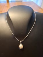 Elegante Silber-Halskette mit Perle - Blumendesign