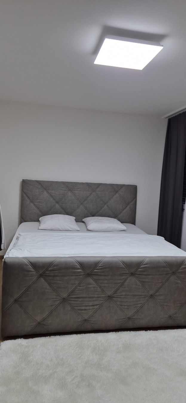 Lits: Boxspringbett – D'occasion à St. Gallen par mar_q7d8