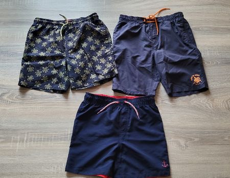 3 shorts de bain 146/152