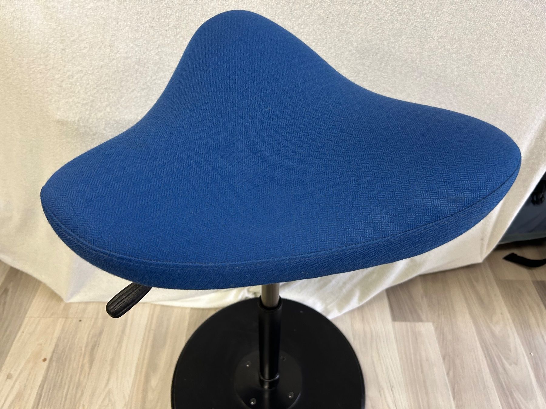 Hocker: Tabouret pivotant ergonomique – Gebraucht aus Sutz von scherzr 1