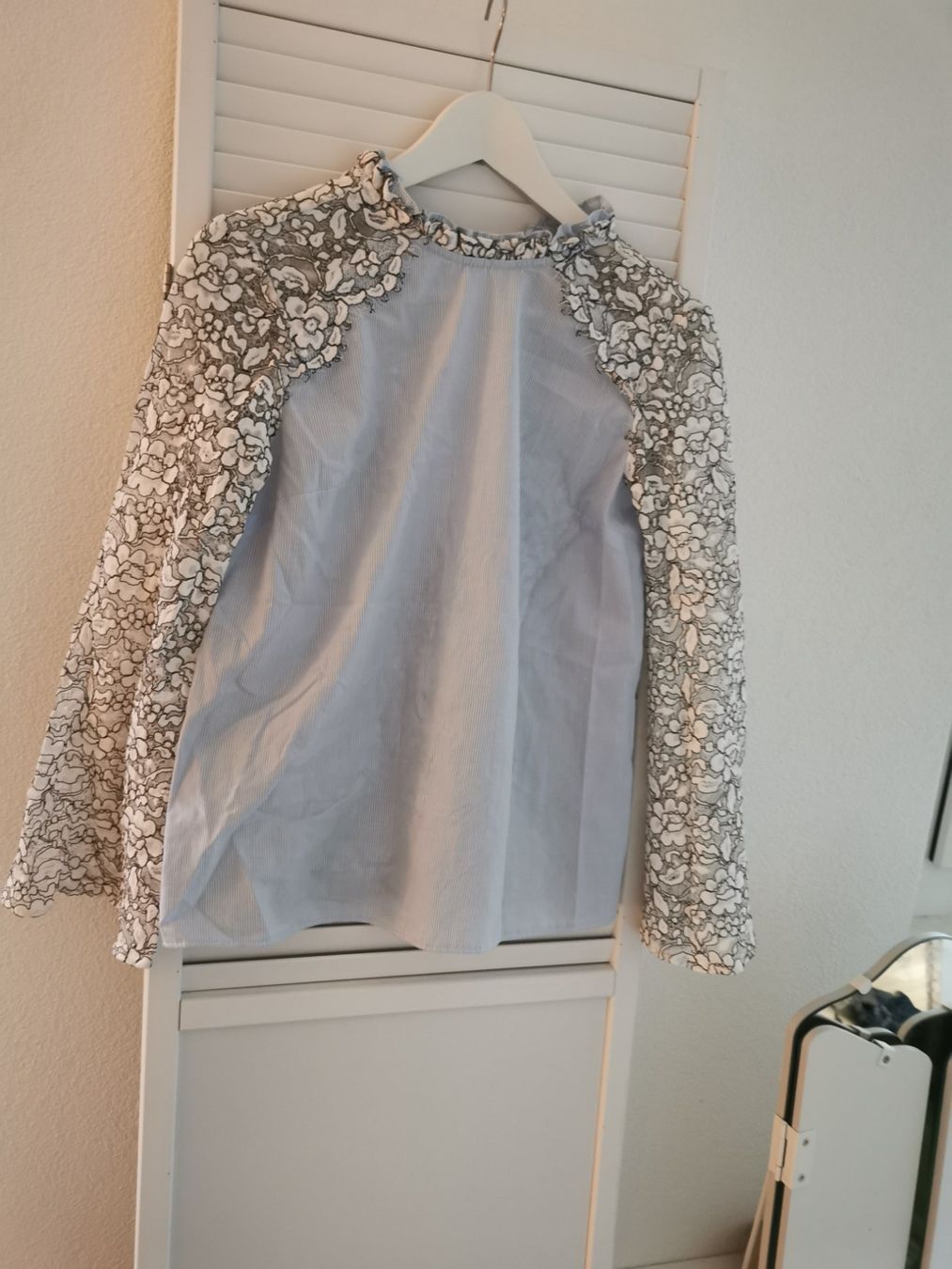 Topshop Camicette: Sommer Bluse mit Spitze – Usato da Luzern venduto da larissa_n
