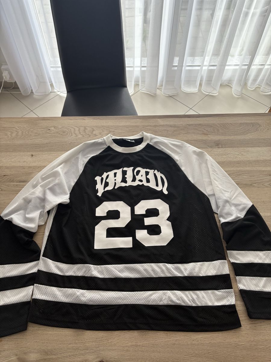 T-shirts: Villain World Jersey – D'occasion à Domat/Ems par tim_lq6b