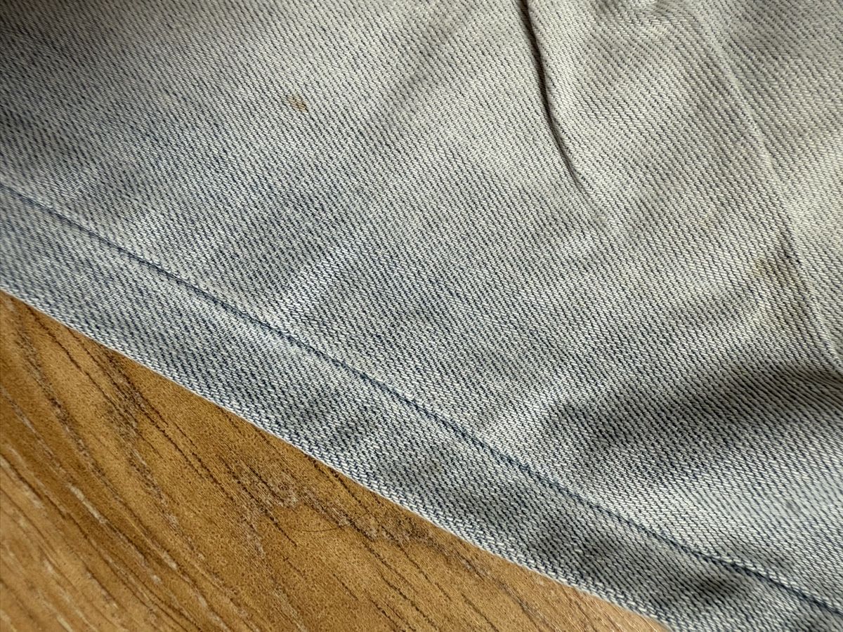 C&A Jeans: Jeans bleu clair straight fit C&A, t.33/32 – Usato da Tavannes venduto da Thriftshop 6
