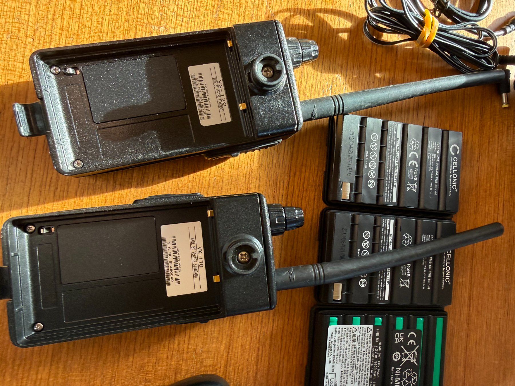 Yaesu Radiocomunicazione: Yaesu 2xVX-170 avec accessoires – Usato da Le Cerneux-Veusil venduto da Maraud01 2