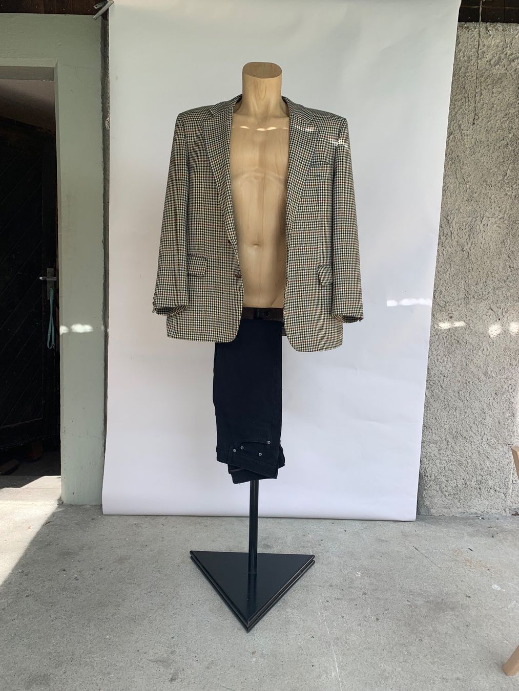Statuette: Männertorso, stummer Diener – Usato da Ermensee venduto da Alainmischler 1