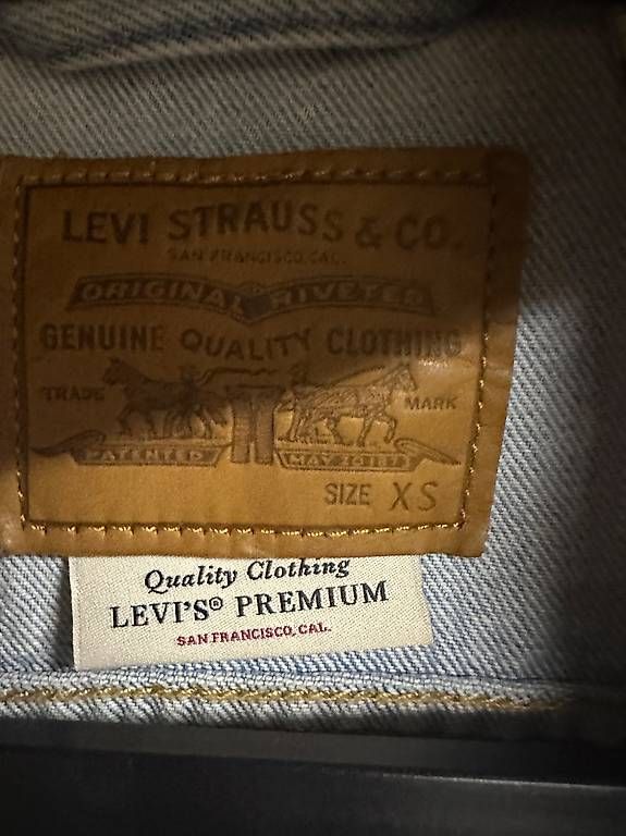 Levi's Jacken: Levis – Neu (gemäss Beschreibung) aus Gossau SG von Carvalloh 1