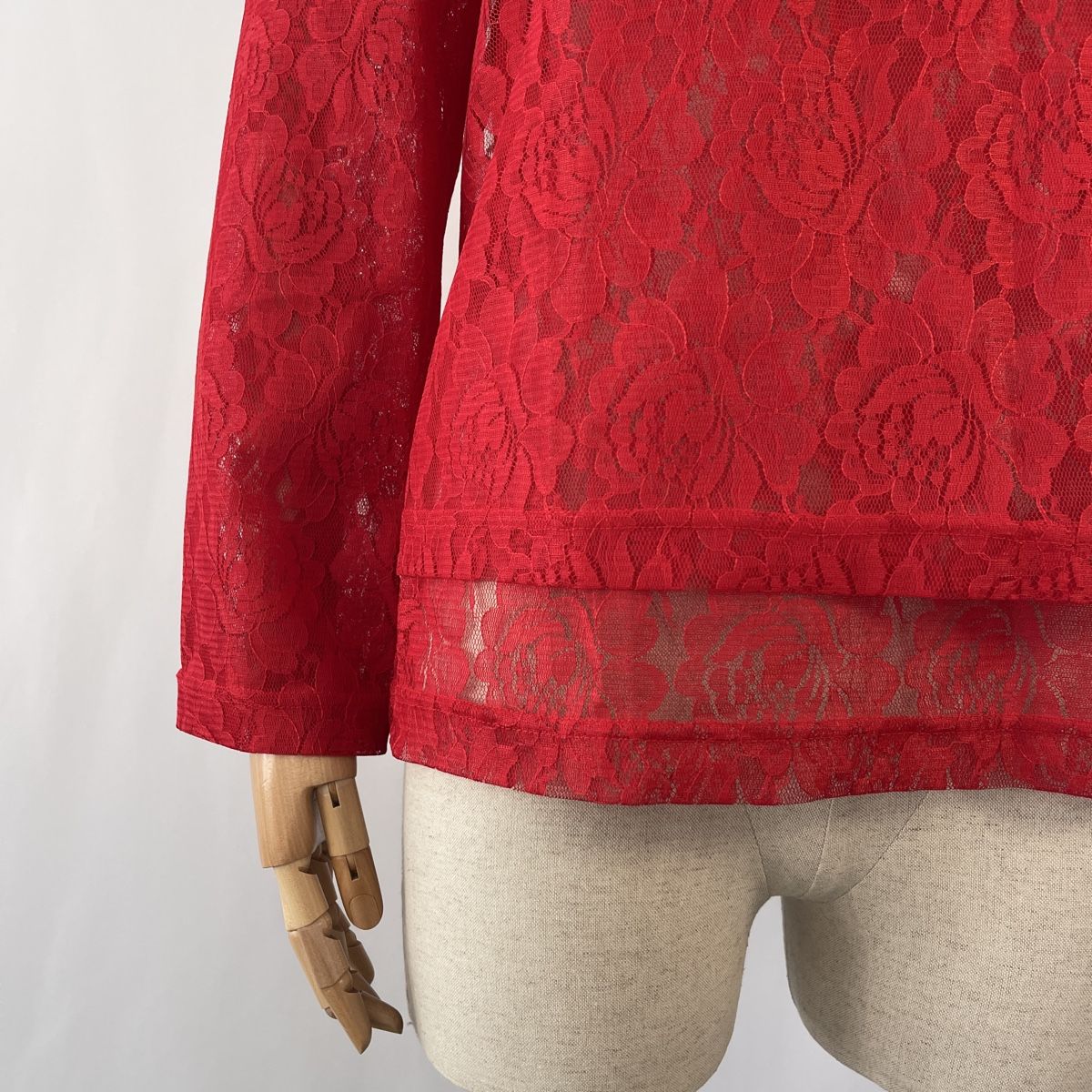 Comme Des Garcons Tops: COMME DES GARCONS Red Lace Top New – Neu und originalverpackt aus Emmen von Avviivva_Com2023 1