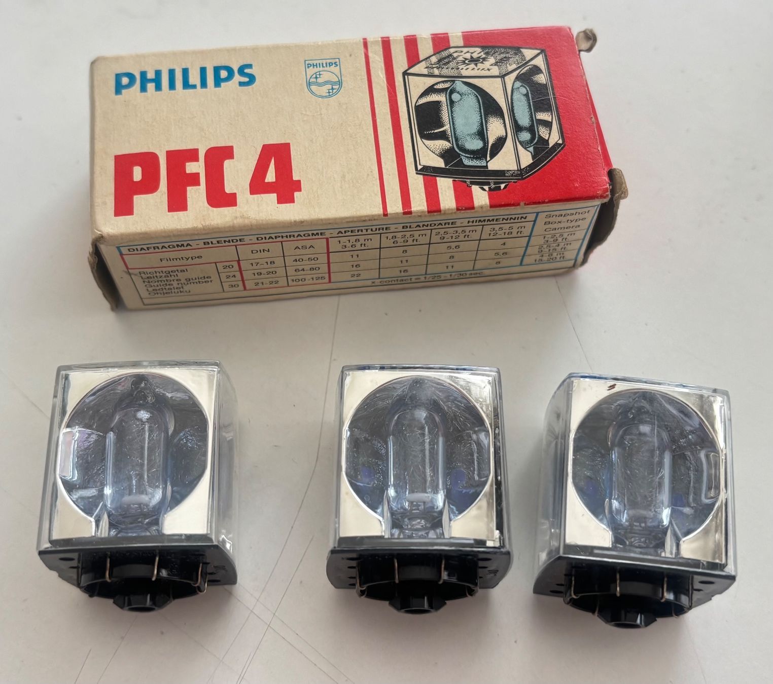 Blitze: Flash Philips PFC - 3 cubes avec 4 flash – Gebraucht aus Neuchâtel von gefdeneuch