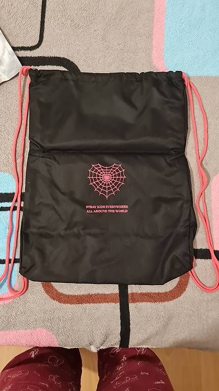 Zaini: StrayKids Maniac Sporttasche – Nuovo e nell'imballaggio originale da Rüti ZH venduto da Elisa133 1