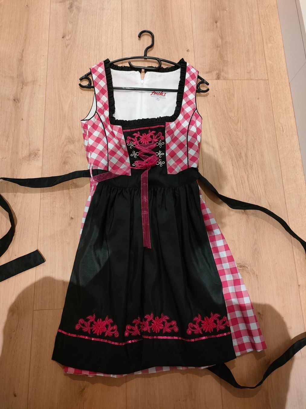 Vestiti: Dirndl – Usato da Rüthi (Rheintal) venduto da Balty
