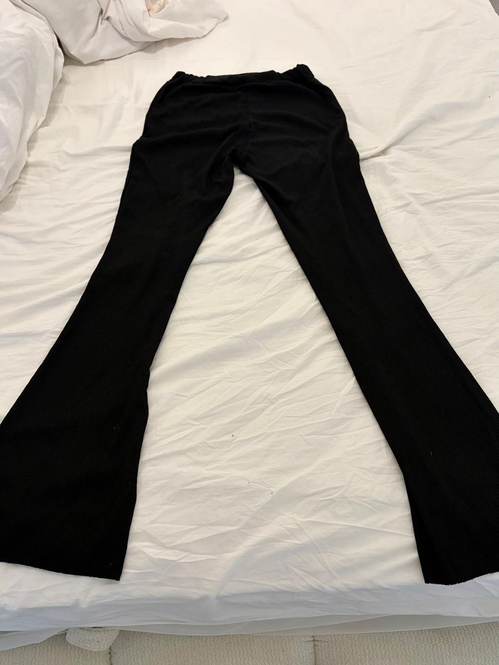 Pantaloni: Pantalon évasé noir taille élastique état correct – Nuovo (secondo la descrizione) da Saxon venduto da ald_nyy2 1