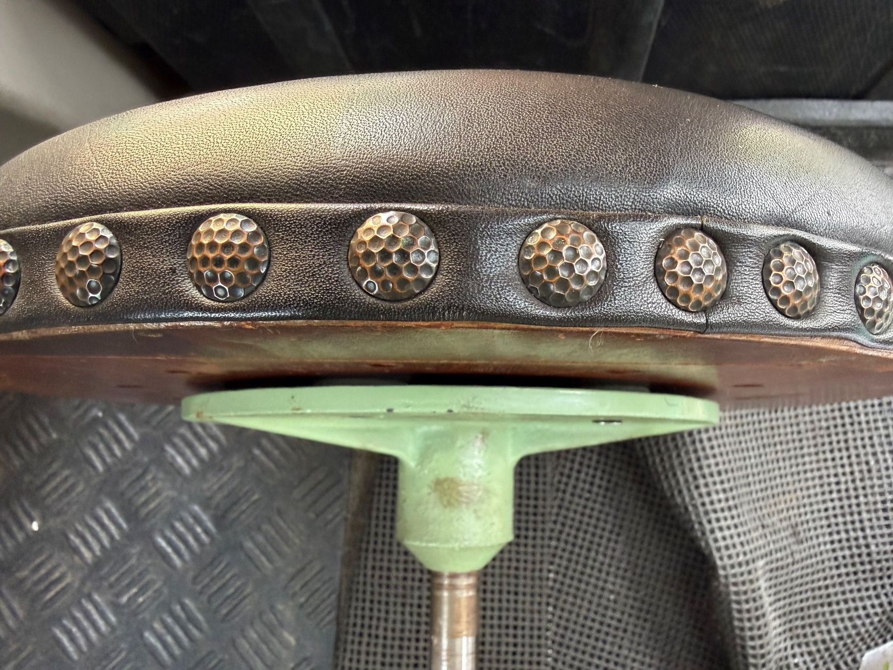 Hocker: Antiker Industriehocker – Gebraucht aus Zwingen von moje1 3