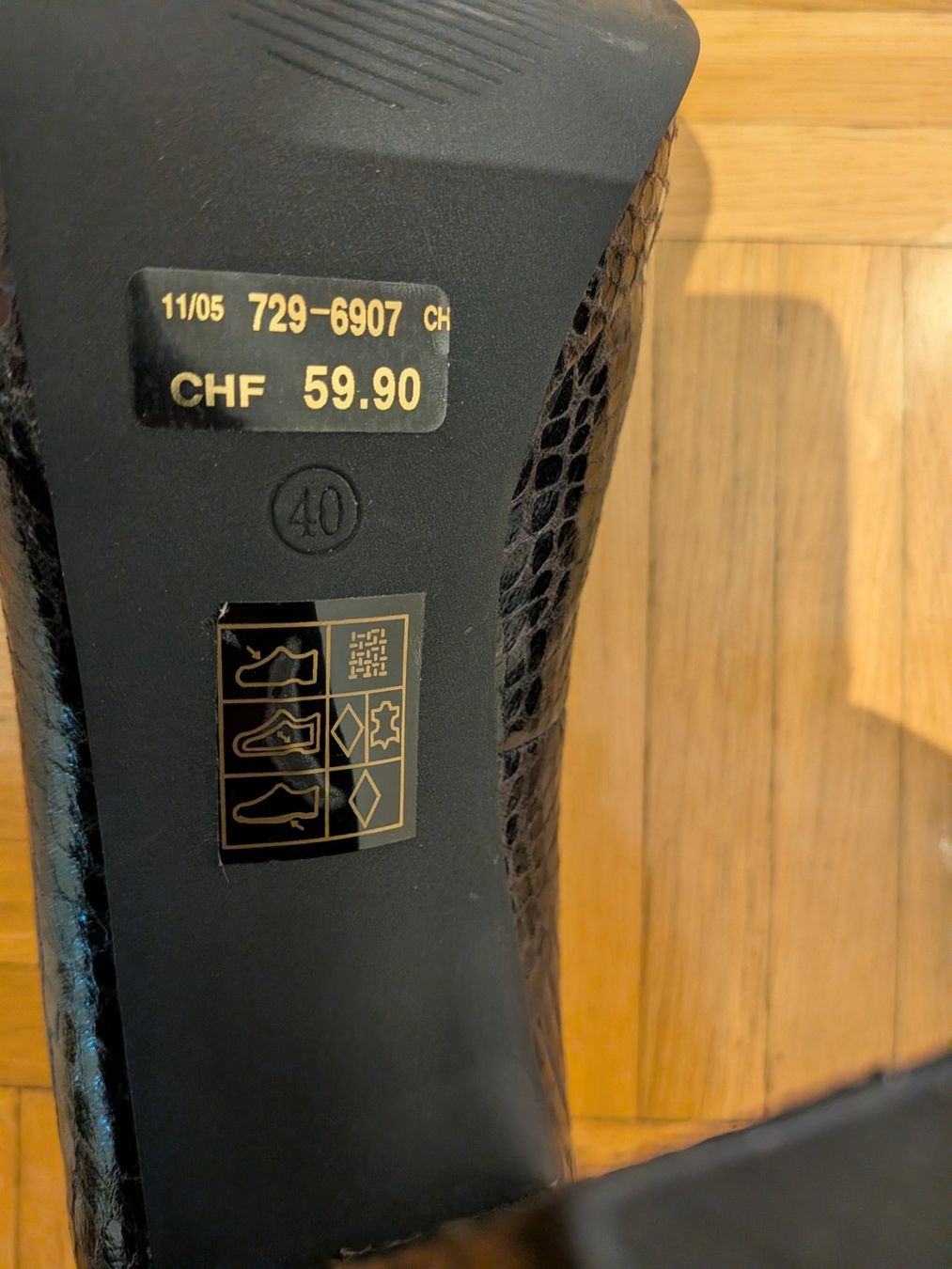 Scarpe da donna: Escarpins Bata taille 40 (neufs) – Nuovo e nell'imballaggio originale da Plan-les-Ouates venduto da vla_9sr9 3