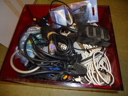 verschiedene Kabel alles was im Kiste ist aus Hausrömung