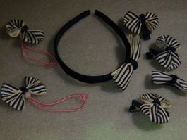 HAARSCHMUCK,,,DUCKELBLAU UND WEISS,,7 TEILIG