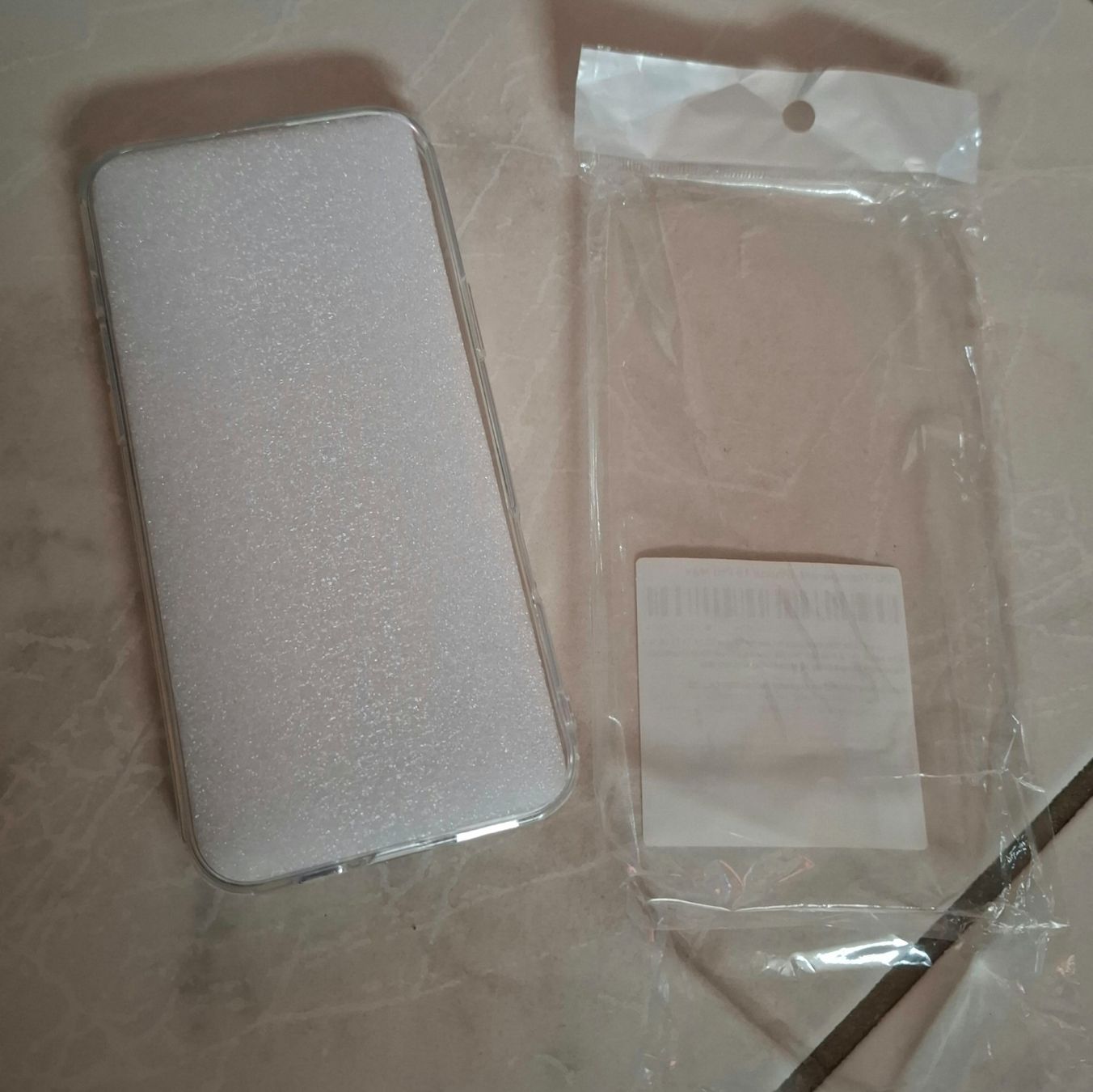 Apple Cover & Protezioni schermo: iphone 16 Pro Max Hülle/ Cover plus Display Schützglas. – Nuovo e nell'imballaggio originale da Rotkreuz venduto da keerthdi 2