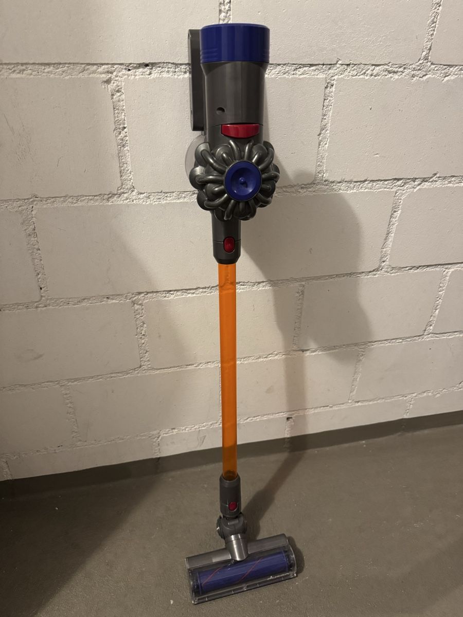 Jouets: Dyson Spielzeug-Staubsauger – D'occasion à Baar par man_8syd 1