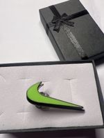 Pin's Nike neuf jamais porté