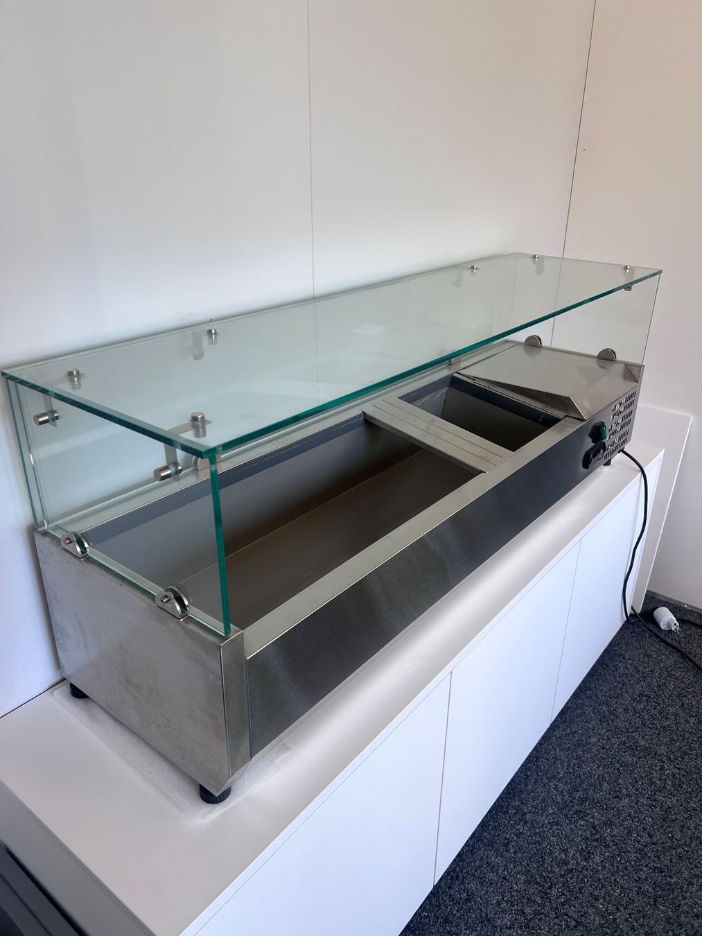 Elettrodomestici da cucina: Kühlaufsatzvitrine Gastro – Usato da Reinach BL venduto da tba_2gyj 2