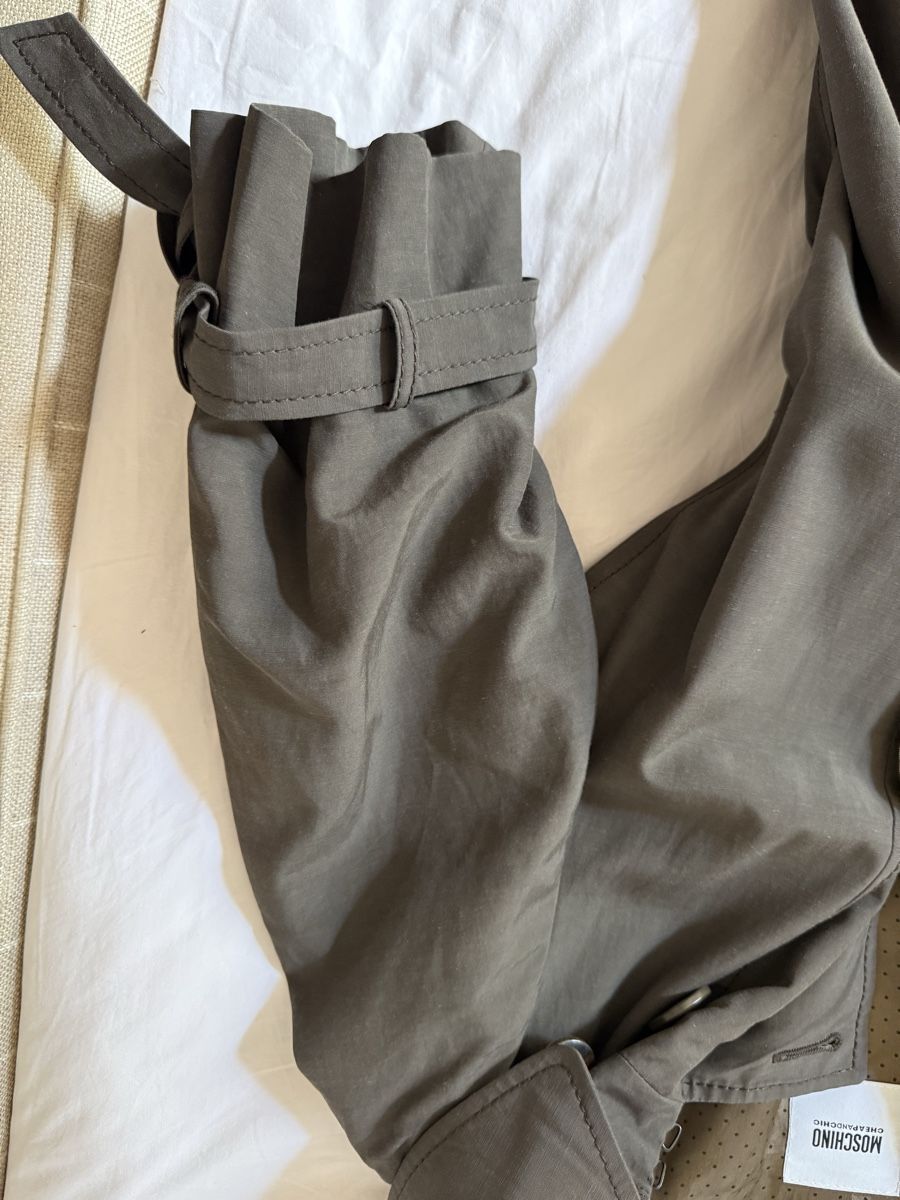 Moschino Giacche: Trenchcoat Moschino – Nuovo (secondo la descrizione) da Genève venduto da din_8xv2 7