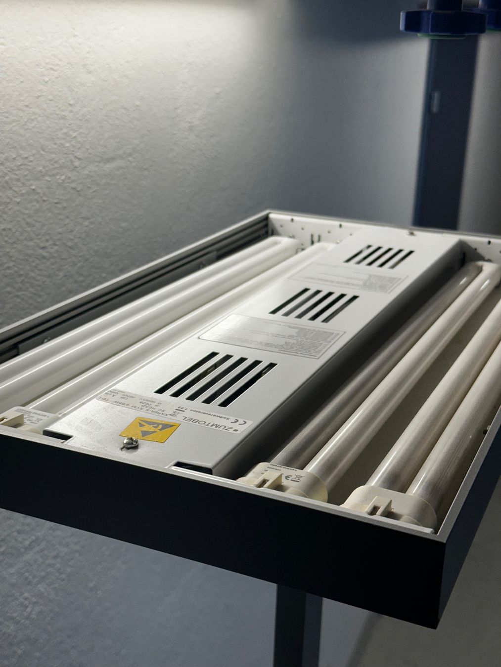 Lampade: Büro-Stehlampe – DEFEKT – Difettoso da Zürich venduto da Linvo-AG 2
