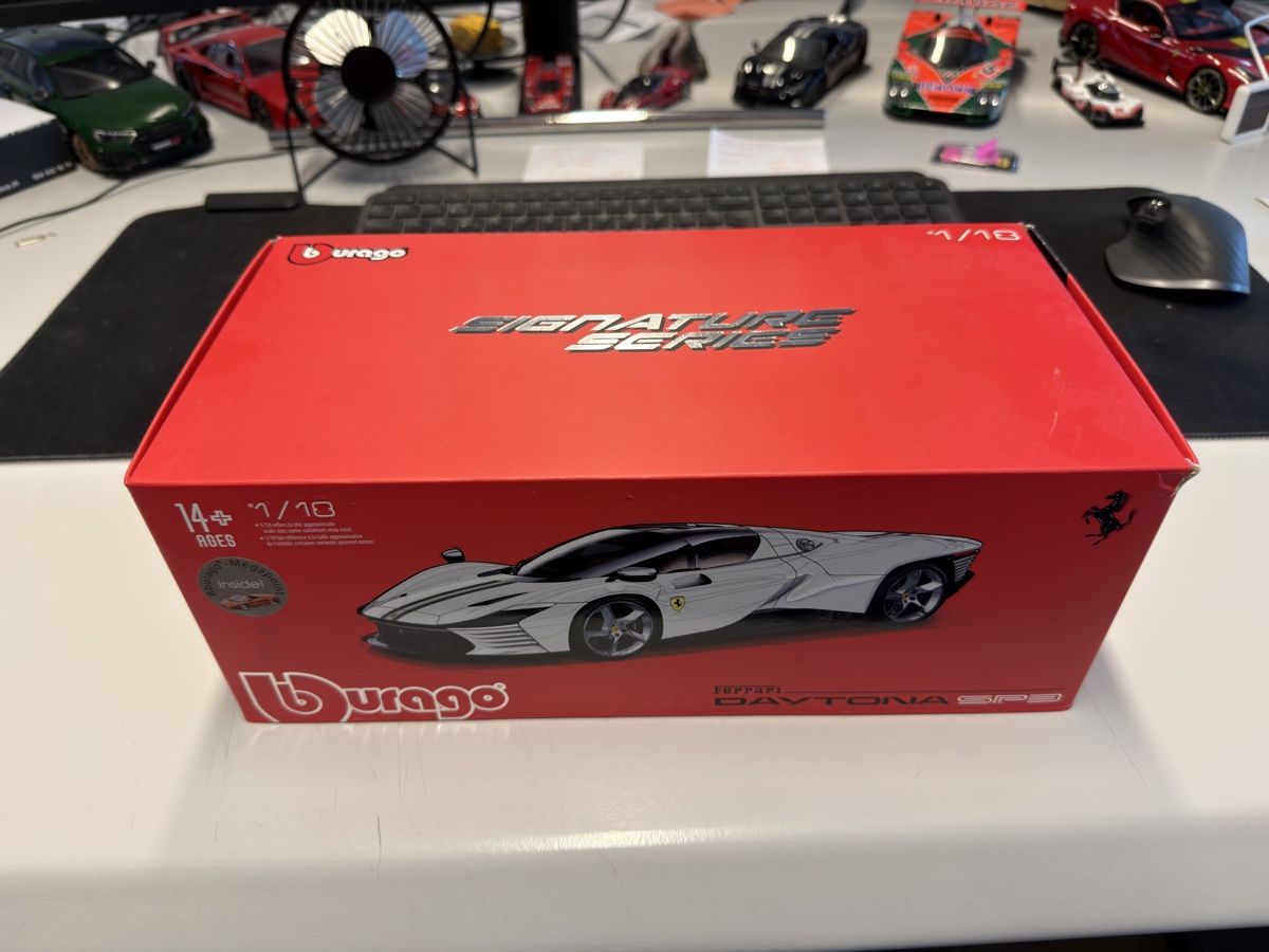 Bburago Modellautos: Ferrari Daytona SP3 1:18 Bburago – Neu und originalverpackt aus Martigny von uth_2t2d