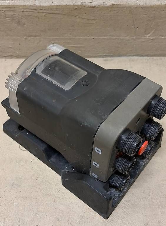 Robinetterie: Gardena Wasserverteiler 6 fach – D'occasion à Elgg par Phon