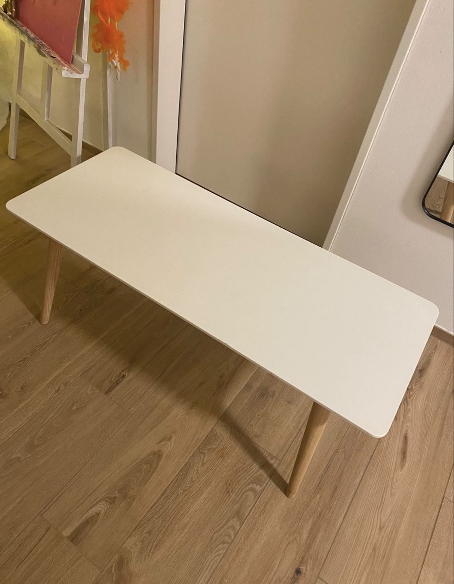 Tavoli: Tisch weiss Holzbeine – Usato da Luzern venduto da Kim037 1