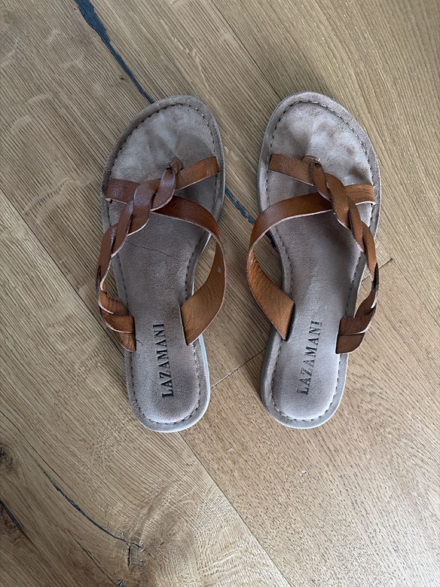 Lazamani Damenschuhe: Lazamani Lederschlappen – Gebraucht aus Goldau von car_8v8h