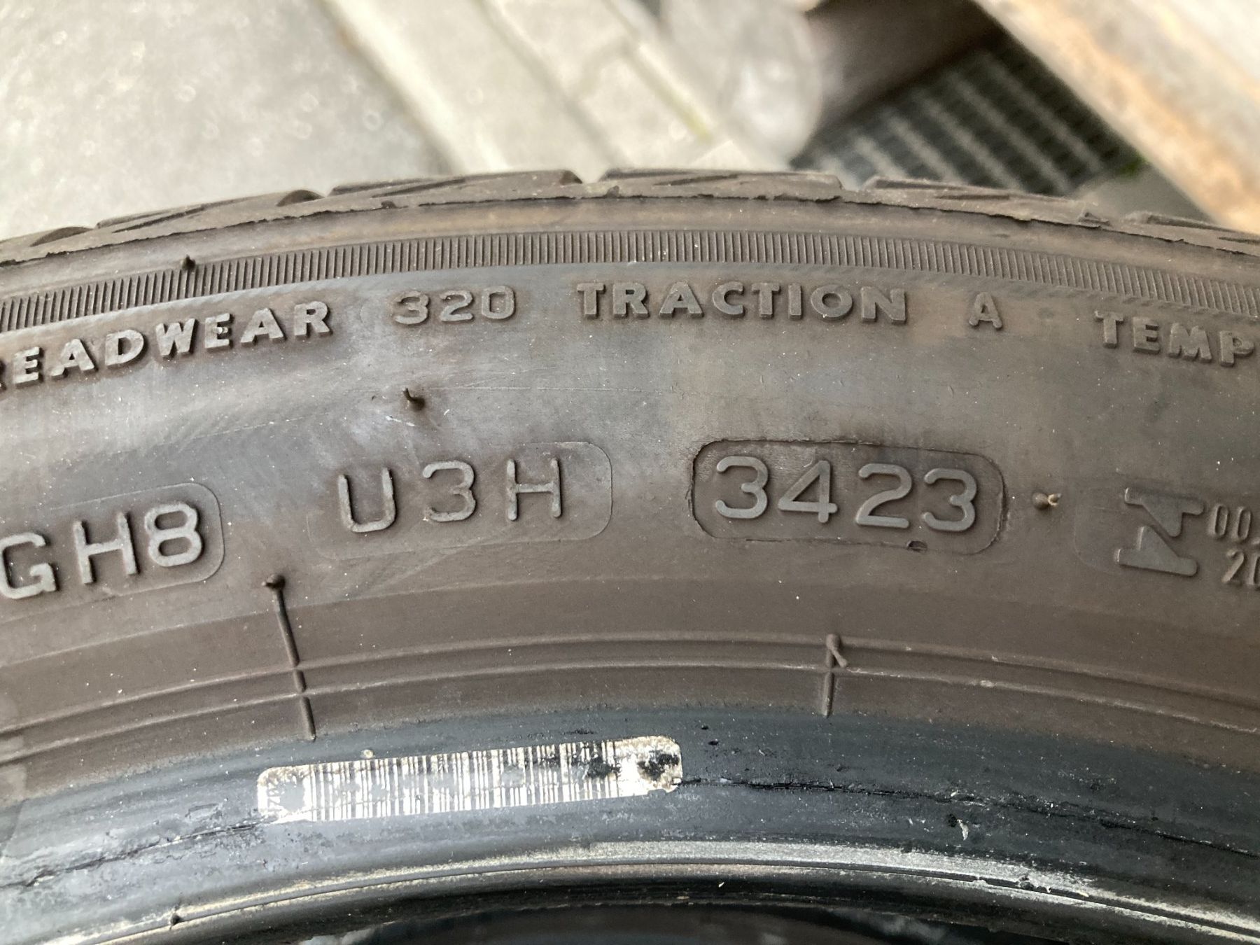 Bridgestone Pneus & Kompletträder: 225/45R17 Sommerpneu Bridgestone – Gebraucht aus Cham von WB2223 1