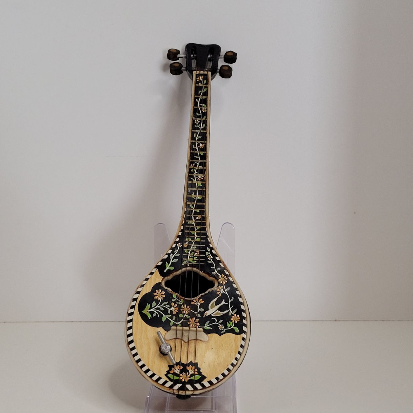 Tutte le decorazioni: Petite luth musicale – Usato da Rocourt venduto da PapyCH