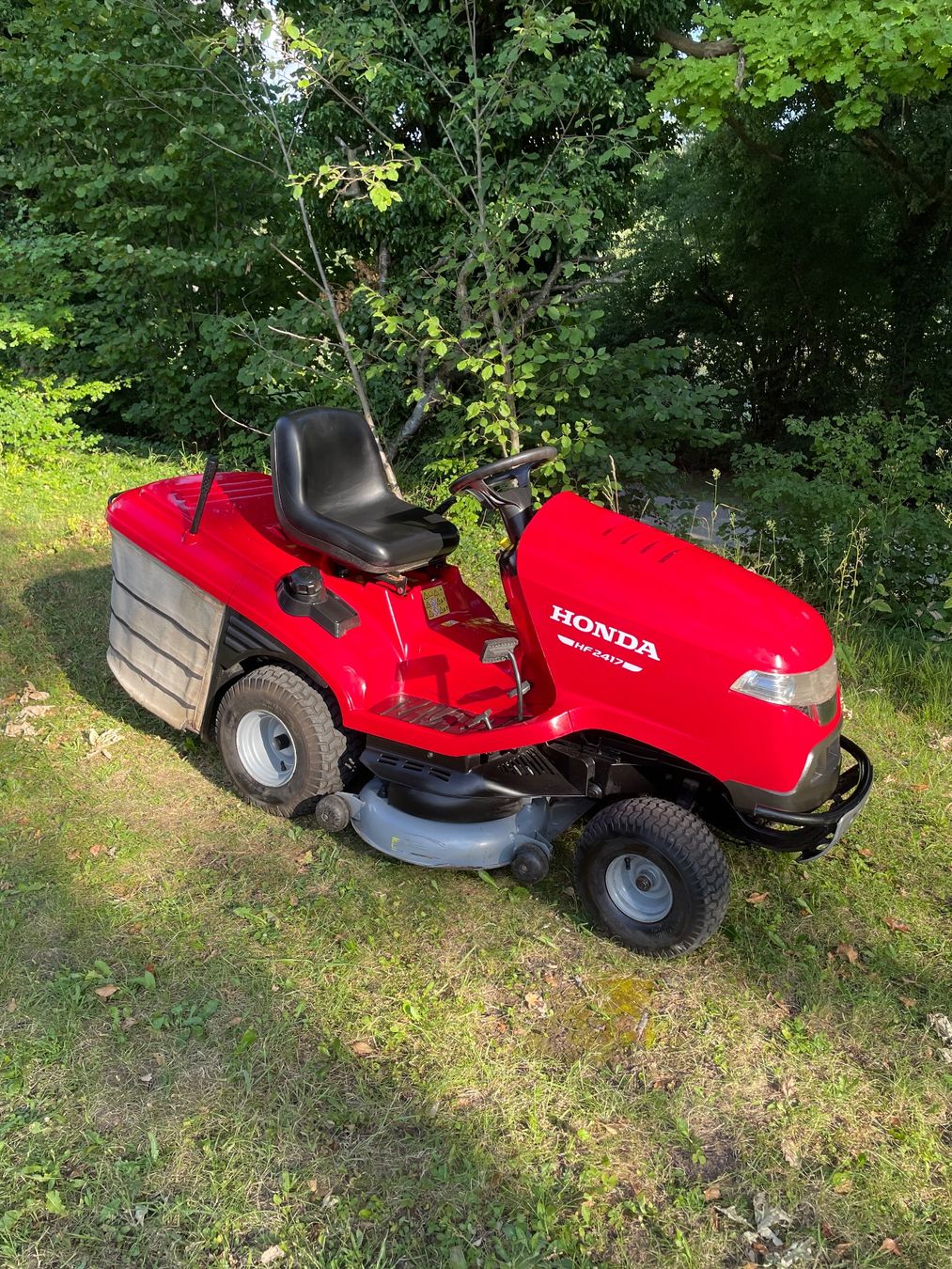 Honda Traktoren: Rasentraktor  Honda 2417 Hydrostatik – Gebraucht aus Dietikon von L.L_GmbH