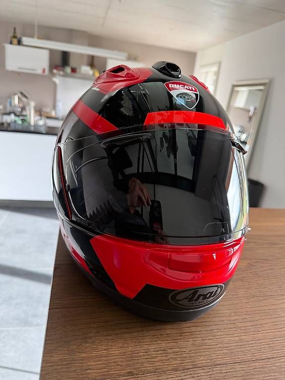 Caschi & visiere: Casque Arai Drudi Ducati. – Usato da Ecuvillens venduto da VsterVince 1