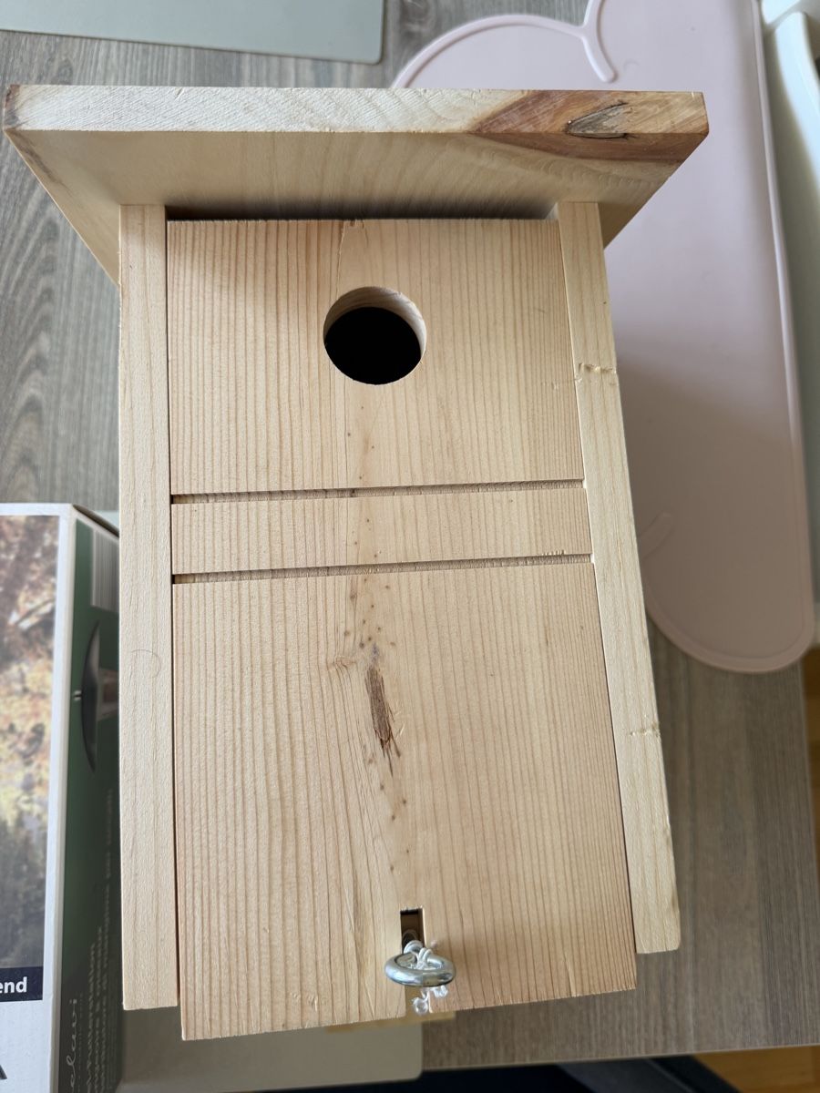 Casette per uccelli: Vogelhaus mit Futterstation & 2.5kg Vogelfutter gemischt – Nuovo (secondo la descrizione) da Köniz venduto da Cdking93 4
