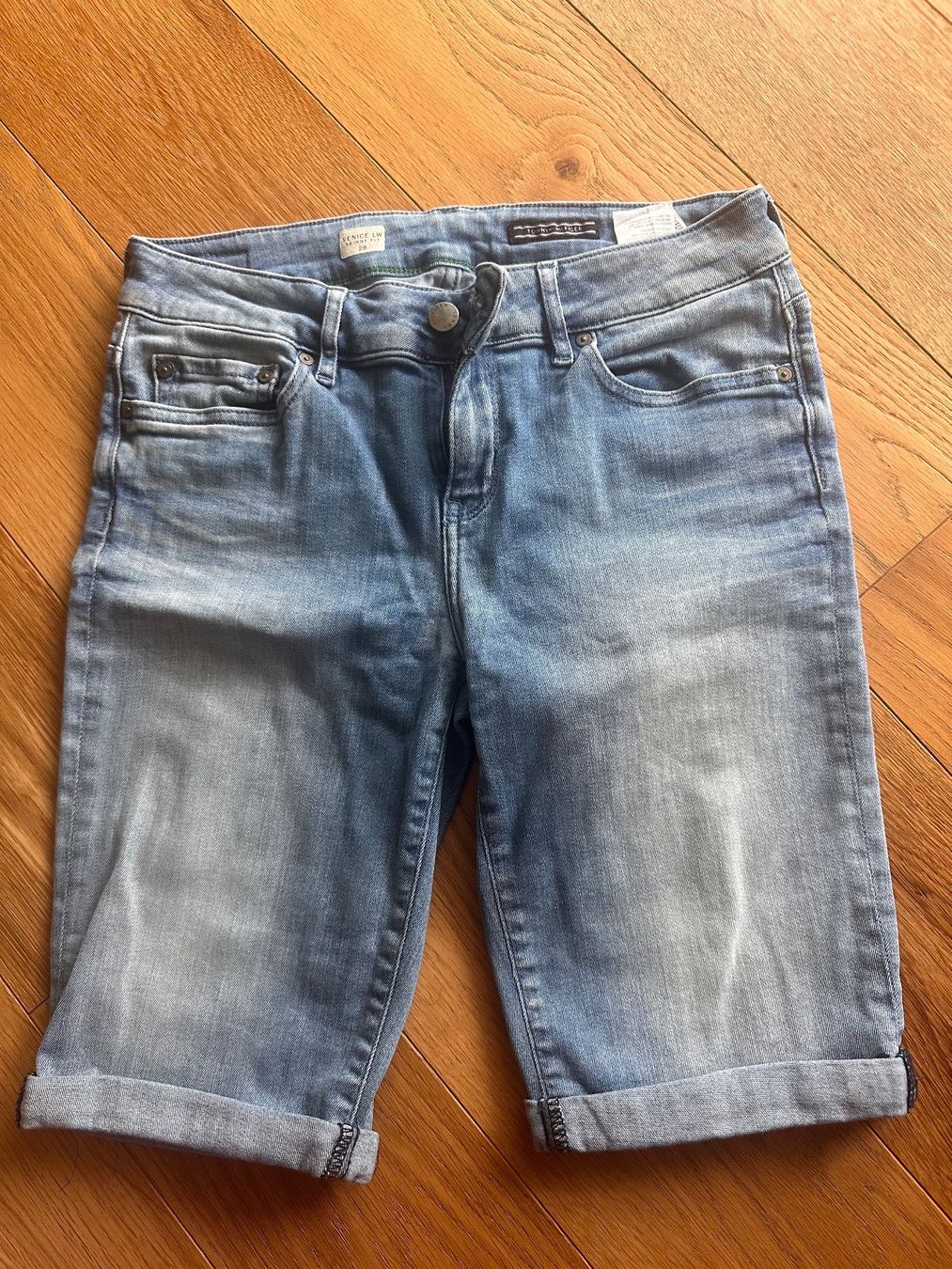 Tommy Hilfiger Jeans: Hilfiger Jeansshort Jeans 28 – Gebraucht aus Pfaffhausen von Klaras_second_hand