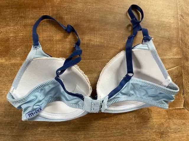 Sonstige Unterwäsche: BH Hellblau mit Spitzebesatz, A70, Formschön – Gebraucht aus Glarus von Life_Fashion_Art 1
