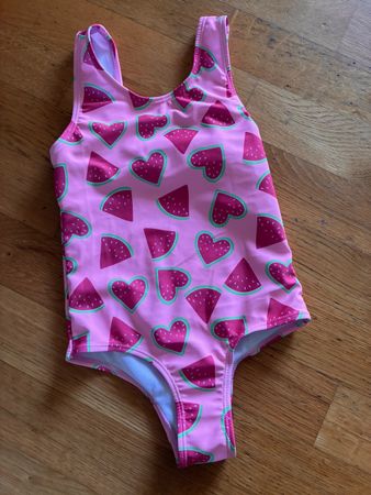 Tolles Badekleid Gr. 110/116, Neu