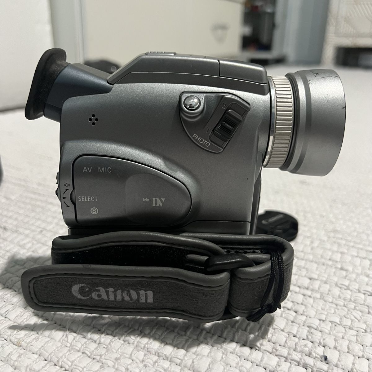 Canon Videocamere: Canon MVX2i Camcorder mit optischem Bildstabilisator – Usato da Unterkulm venduto da Sita013 5