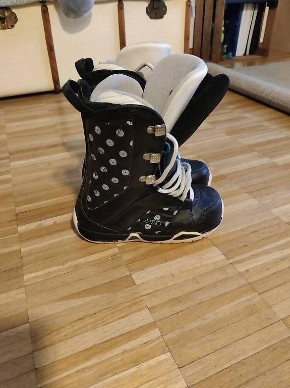 Snowboard Nitro Scarpe da uomo: Snowboard Schuhe 39 (eher 38) – Usato da Zürich venduto da seliiii 1