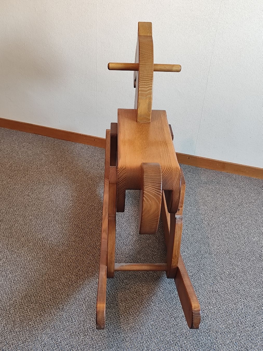 Spielzeuge: Eibenholz Schaukelpferd handefertigt – Gebraucht aus Dietikon von zwe_6xhb 2