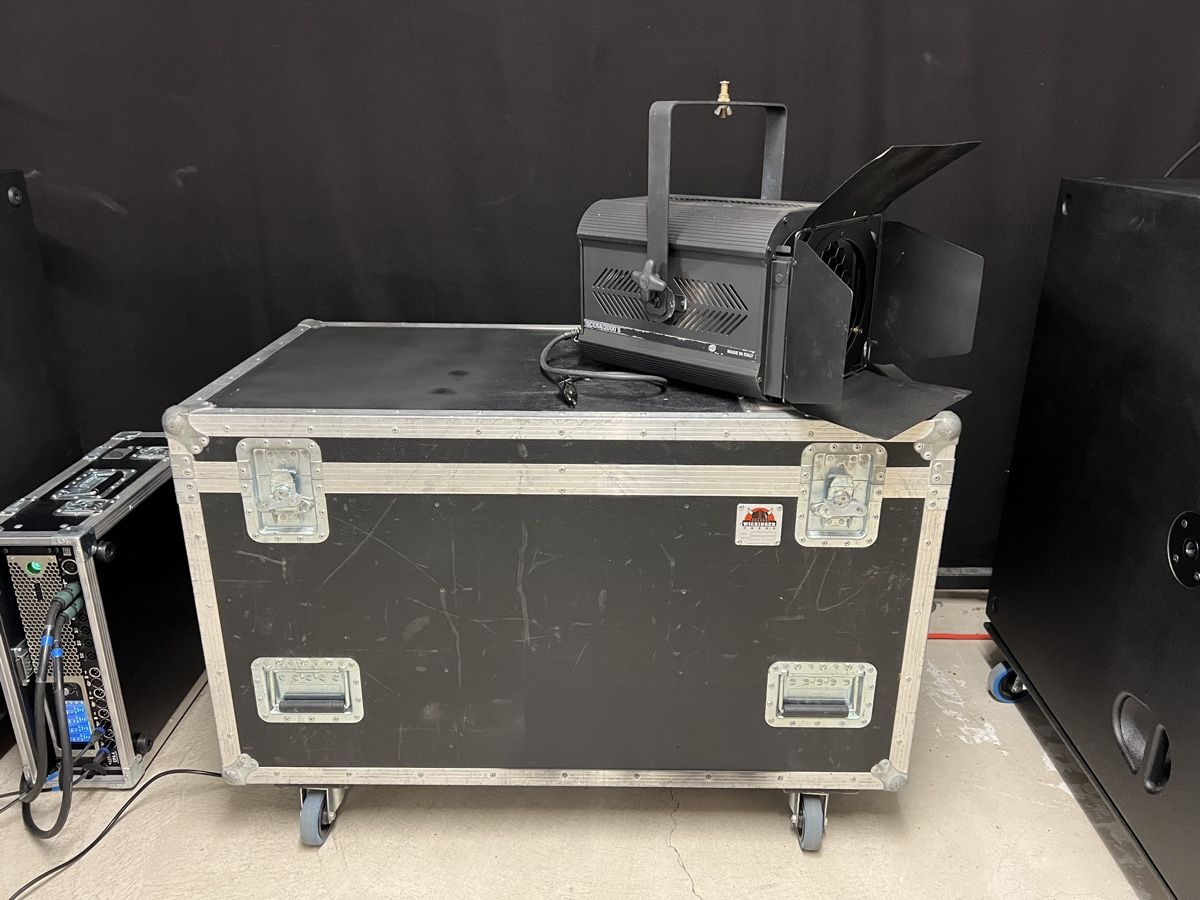 Lampade: 6er Set / Scena 2000s DTS/ inkl. Flight-Case – Usato da Oberuzwil venduto da MusicMinimax