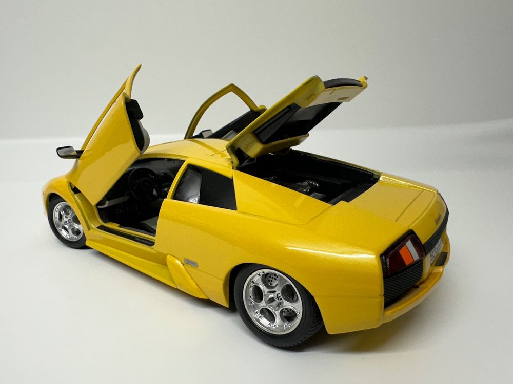 Bburago 1/18 - Lamborghini Murciélago Jaune - Modèle Réduit En Boîte (occasion)