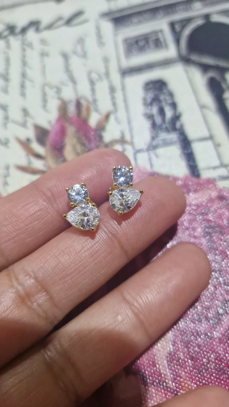 Orecchini pendenti & Orecchini a lobo: Earring  – Nuovo e nell'imballaggio originale da Château-d'Oex venduto da mgj_9559 1