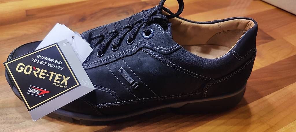Scarpe da uomo: Fretz Business Schuhe robust, Leder+Goretex, Gr 42 – Usato da Biel/Bienne venduto da Oli130 2