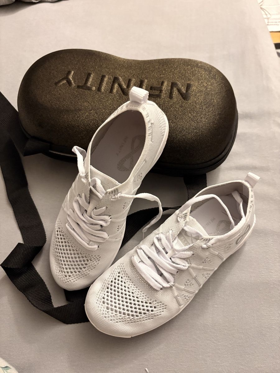 Scarpe per ragazze: Cheerleader Schuh nfinity Flyte Gr. 5 – Nuovo e nell'imballaggio originale da Dübendorf venduto da chrugle01